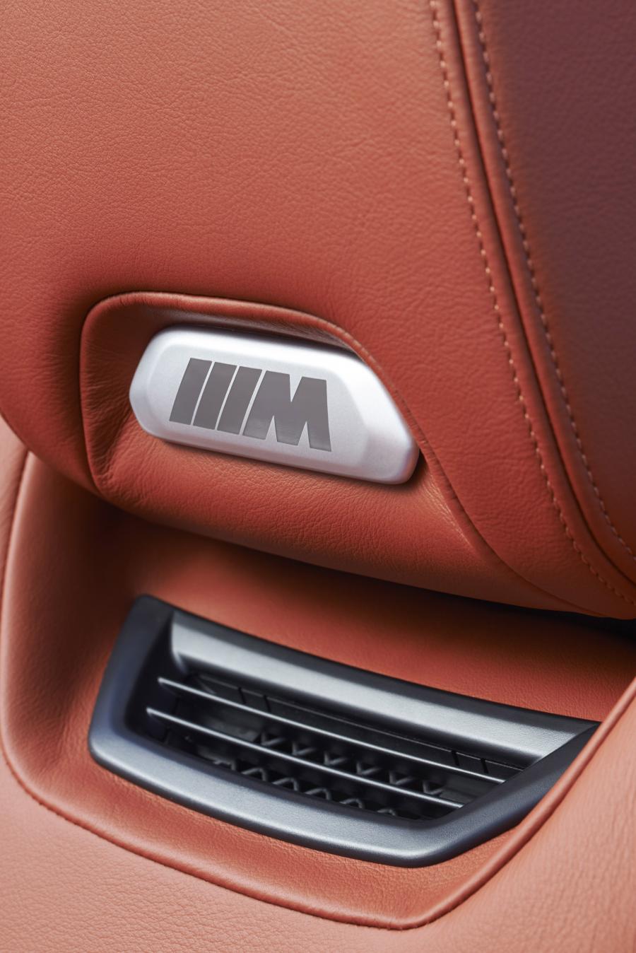  BMW M4 Convertible 2014 года  (фото 34 из 276)